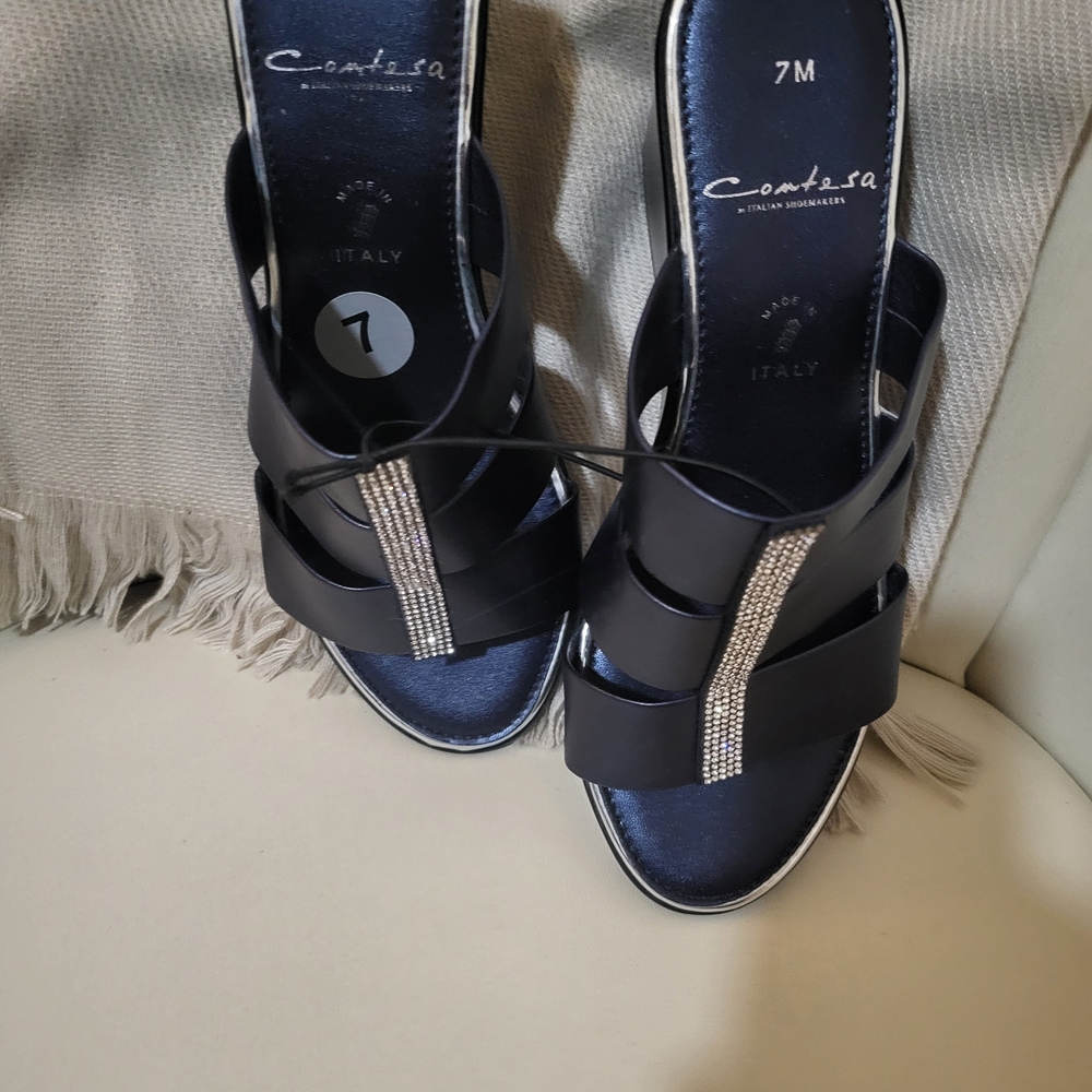 Elegant Navy Heels with Rhinestone Accent